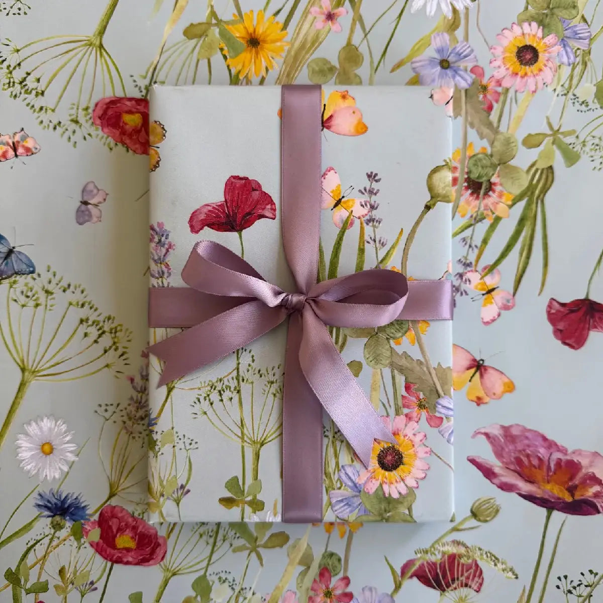 All By Voss Gavepapir Wild Flowers 5 m med akvarelblomster