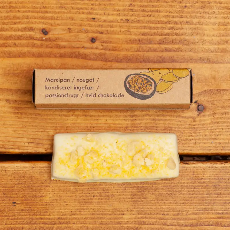 Økologisk Ankers Brød i hvid chokolade med marcipan, ingefær og passionsfrugt