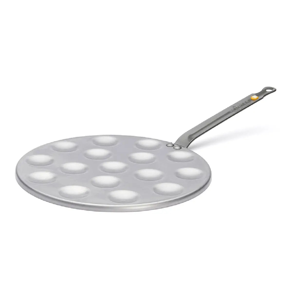 de Buyer Mineral B poffertjespande i kulstofstål Ø27 cm med 16 forme på Ø4 cm, bivoksfinish og fastnittet hank til poffertjes og mini-blinis