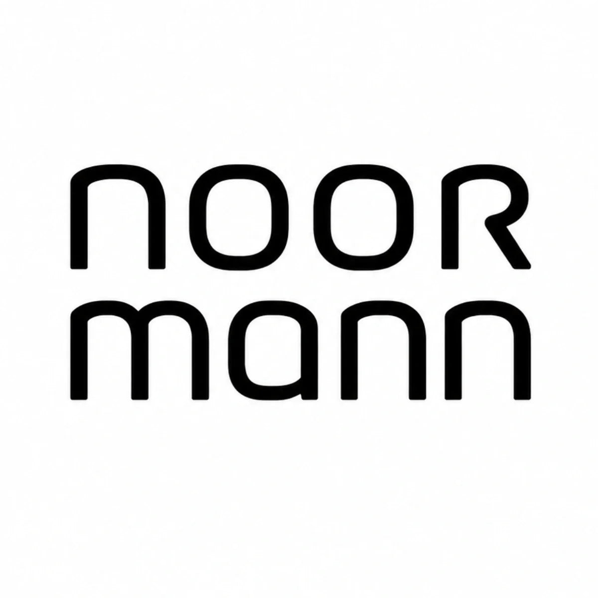 NOORMANN logo på hvid baggrund.