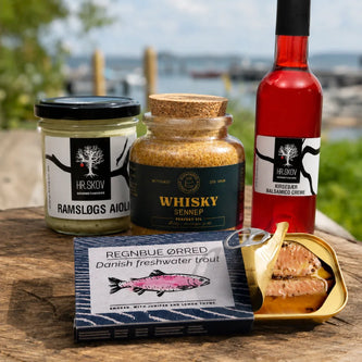 Danske specialiteter hos SMAGdansk med HR. Skov ramsløgs aioli og kirsebær balsamico creme, Whisky Sennep fra Svendborg Sennepsfabrik og FANGST regnbueørred.
