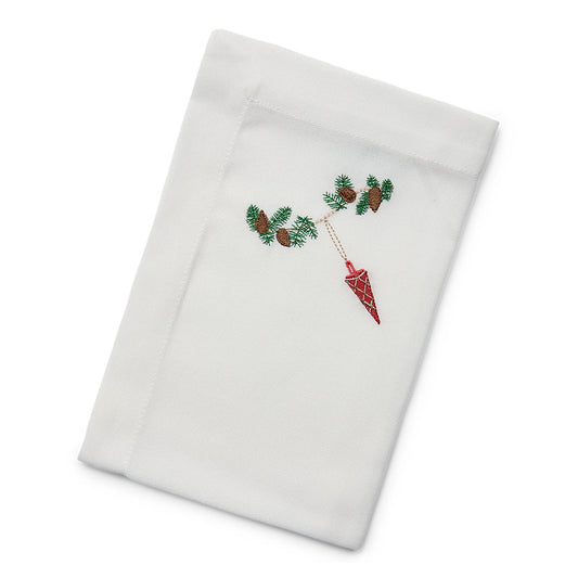 Langkilde & Søn Juleserviet med broderet rødt kræmmerhus på grankvist, 50 x 50 cm