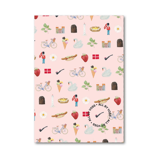 All By Voss Notesbog Danish – hardback notesbog med 96 blanke, kraftige hvide sider der modvirker gennemskrivning ved tusch, omslag med akvarelmotiv af Annemette Voss Fridthjof, 21 x 14,8 cm