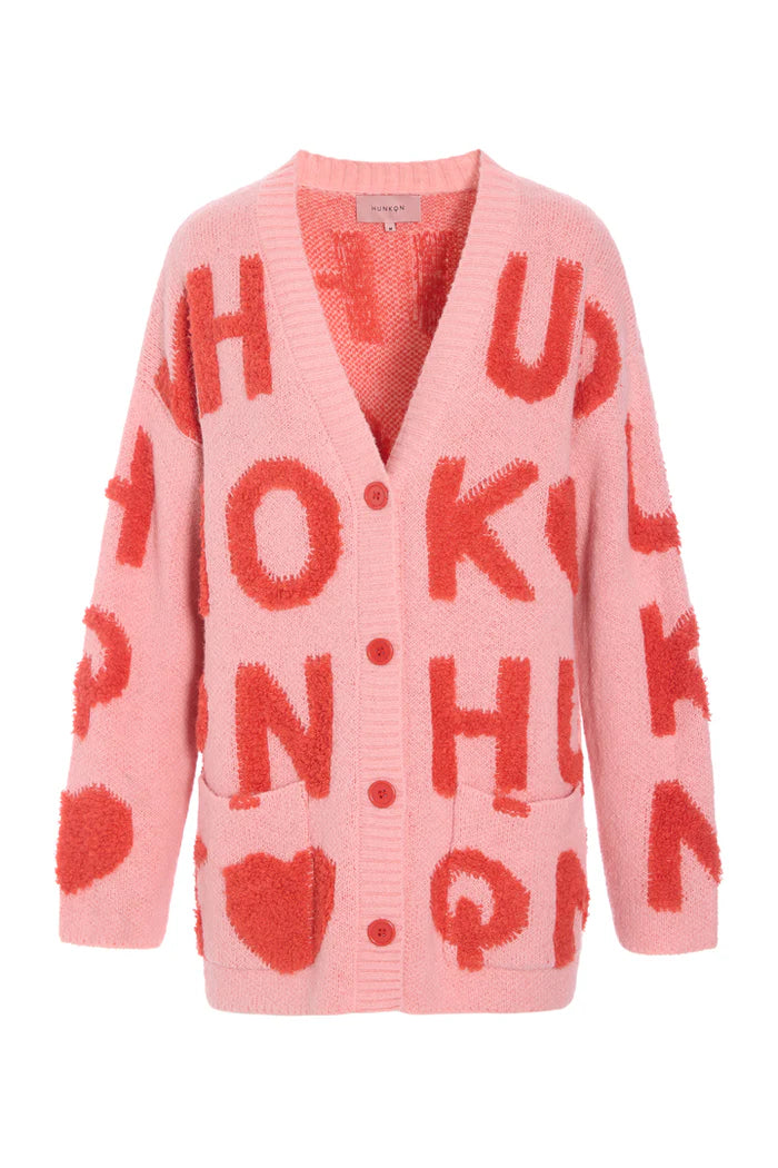 Hunkøn Jenny Knit Cardigan Pink med all-over logomønster, knaplukning og lommer