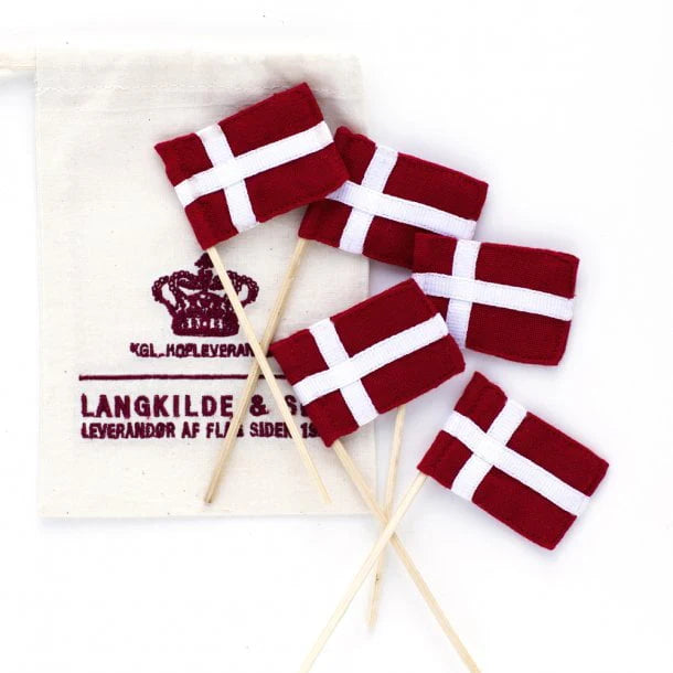 Langkilde & Søn Lagkageflag af stof, syet Dannebrogsflag på bambuspind