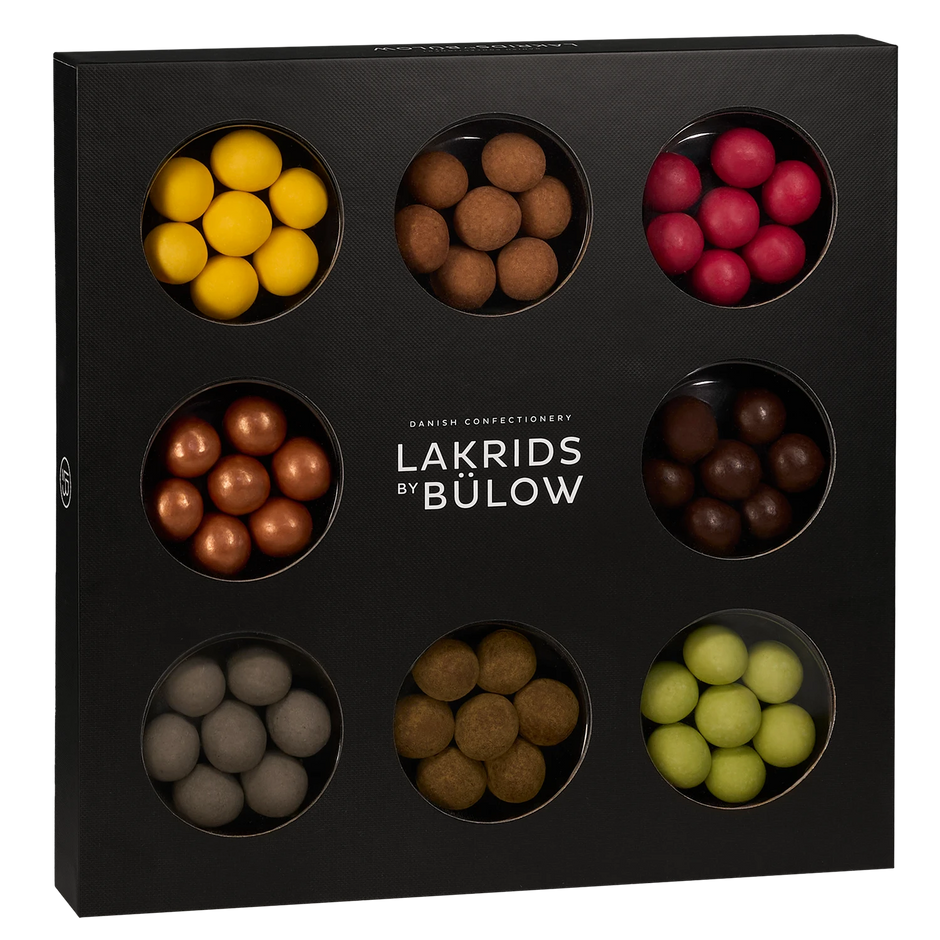 Lakrids by Bülow SELECTION BOX 350 g gaveæske med blandede danske lakridser overtrukket med hvid, dulce, mælke- og mørk chokolade