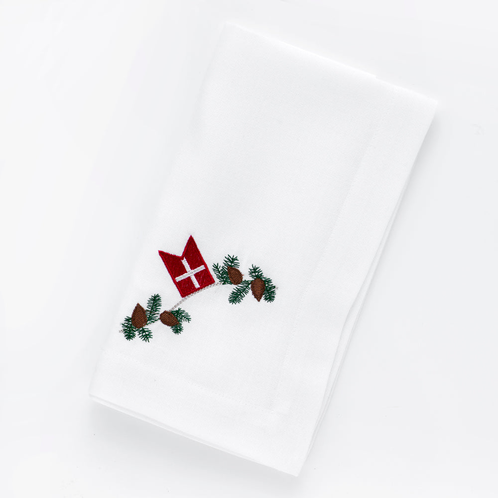 Langkilde & Søn Juleserviet med broderet Dannebrog på grankvist, 50 x 50 cm
