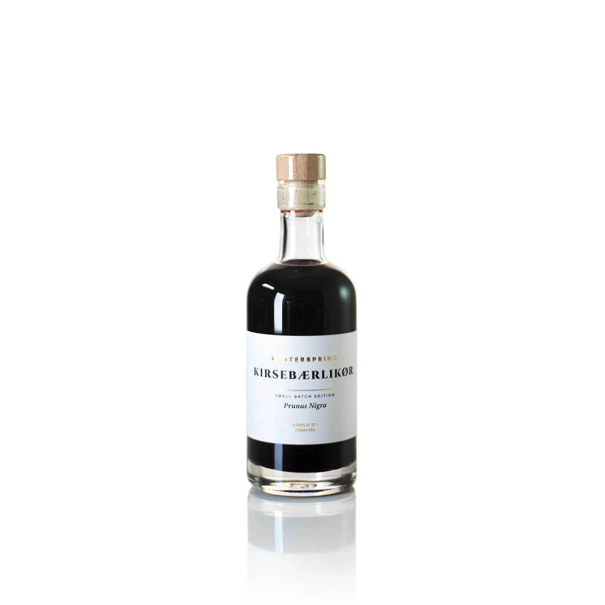 Winterspring Kirsebærlikør 25 cl – dansk kirsebærlikør med dyb mørkerød farve, intens smag af solmodne kirsebær og balanceret sødme, 20% vol.
