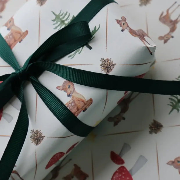 All by Voss Gavepapir Bambi med dekorativt julemotiv, 5 m × 57 cm