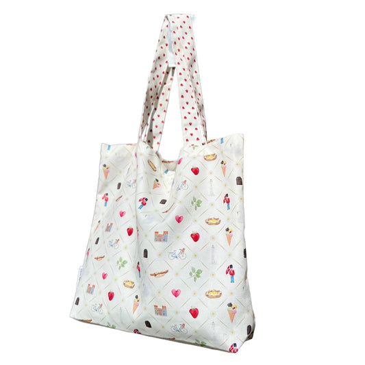 All By Voss Totebag Danish 48 x 50 cm – rummelig totebag i slidstærk canvas polyester med danske akvarelmotiver og små ikoner, med både lange og korte hanke