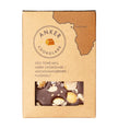 Anker Chokolade 100 g chokoladeplade i São Tomé 66% mørk chokolade toppet med macadamianødder og flagesalt – økologisk mørk chokolade med sprød nøddecrunch, opbevares køligt ved højst 18 grader
