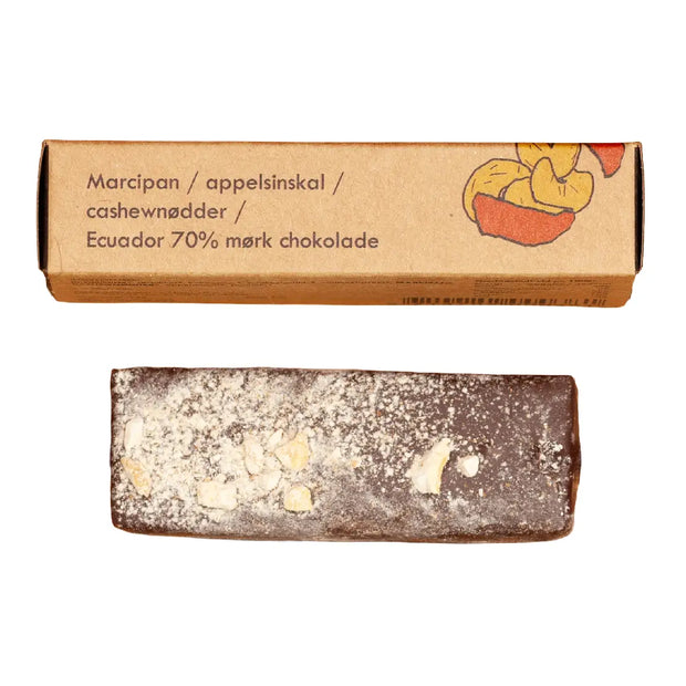 Anker Chokolade Ankers Brød Mørk chokolade ØKO 45 g – marcipanbrød overtrukket med mørk chokolade med cashewnødder og appelsinskal, lille chokolade-snack til kaffe, opbevares køligt ved højst 18 grader