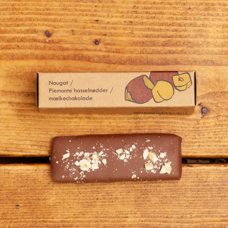 Ankers Brød Mælkechokolade ØKO – marcipan/nougat brød med hasselnødder 45 g