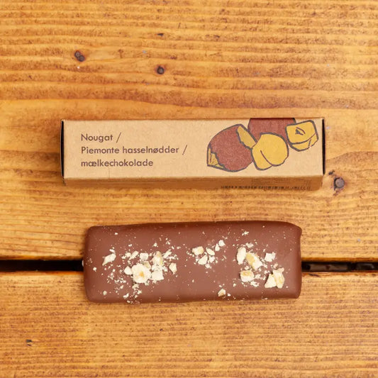 Ankers Brød Mælkechokolade ØKO – marcipan/nougat brød med hasselnødder 45 g