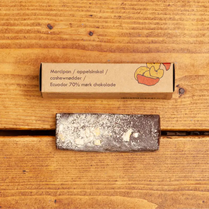 Ankers Brød Mørk Chokolade ØKO – marcipan/nougat brød med cashewnødder og appelsinskal 45 g