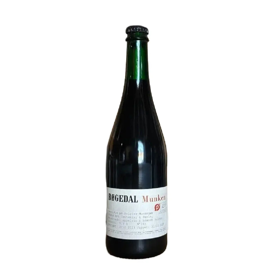 Bøgedal Munken 36,5 cl, mørk ale med fyldig maltprofil, klassisk klosterølskarakter og dybe varme smagsnoter