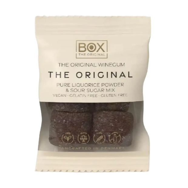 Box The Original Just The Winegum The Original 10 g med vegansk og gelatinefri skovbær-vingummi, sur sukkermix og lakridspulver