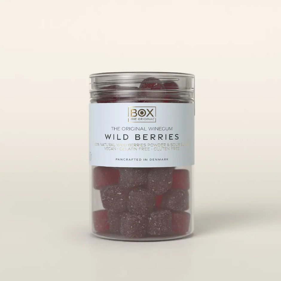 Box The Original Just The Winegum Wild Berries Tube 170 g med vegansk og gelatinefri skovbær-vingummi, sur sukkermix og bærpulver