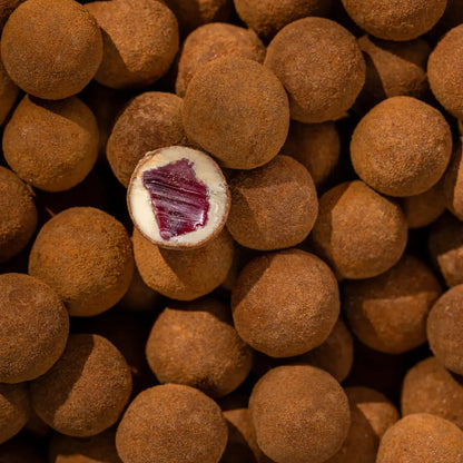 Box The Original - The Original  – gelatinefri skovbærvingummi i hvid chokolade med lakridspulver