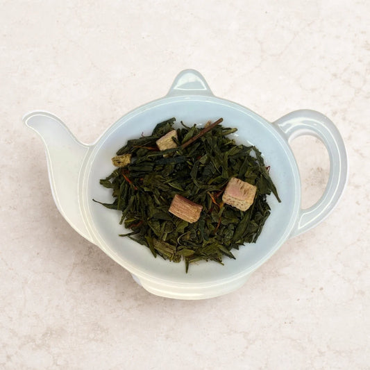 Carstensens Tehandel Grøn Rabarber og Flødete (100 g) – løs sencha grøn te med rabarber (1,5%), saflor og blød flødearoma, frugtig og cremet grøn te til varm kop eller iste