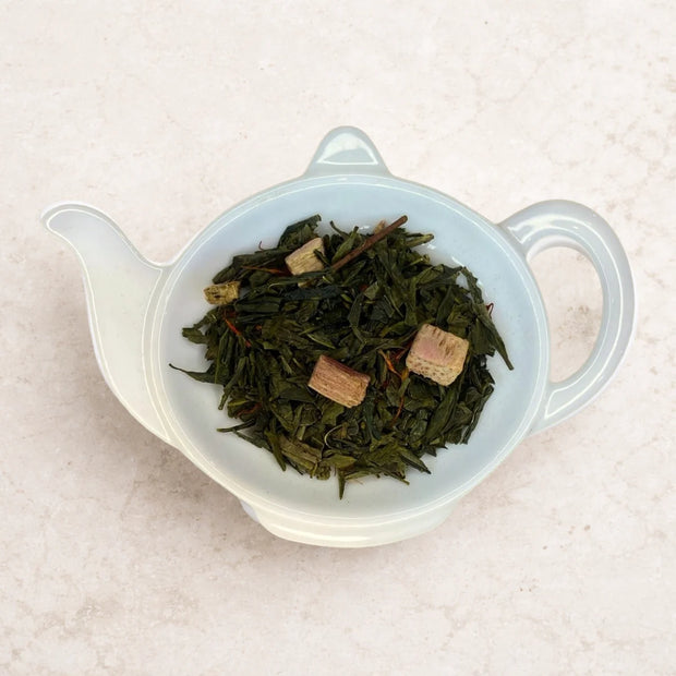 Carstensens Tehandel Grøn Rabarber og Flødete (100 g) – løs sencha grøn te med rabarber (1,5%), saflor og blød flødearoma, frugtig og cremet grøn te til varm kop eller iste
