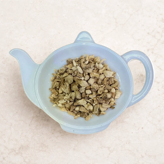 Carstensens Tehandel Ingefær - skåret (100 g) – skåret tørret ingefær i løs vægt til ingefærte og urtetræk, koffeinfri og vegansk med varm, krydret smag