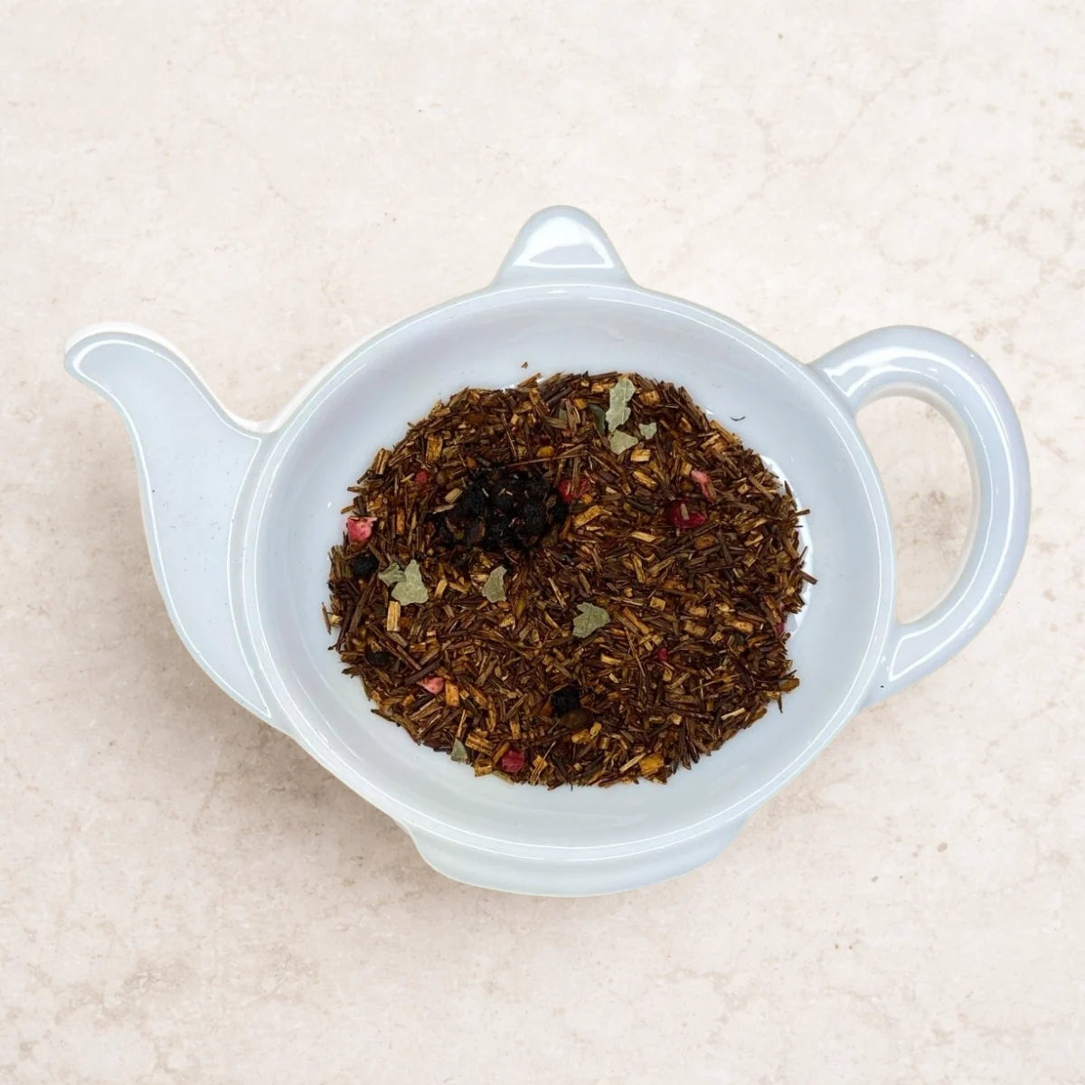 Carstensens Tehandel Rooibos Country Berry (100 g) – koffeinfri rooibos te i løs vægt med bærsmag, hindbær, jordbærblade og hyldeblomst, velegnet til både varm te og iste