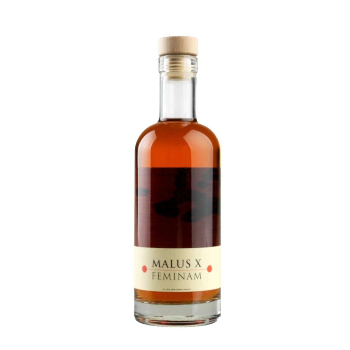 Flaske Cold Hand Winery Feminam æblehedvin 500 ml (50 cl) – kryokoncentreret og fadlagret dansk dessertvin på Ingrid Marie-æbler, blandet med brændt Eau de Vie, gylden og fløjlsblød med intens æbleduft og smag af æble-honning-karamel, noter af appelsinskal og egetræ, årgang 2018, 19% vol, perfekt til ost, dessert og kaffe, indeholder sulfitter