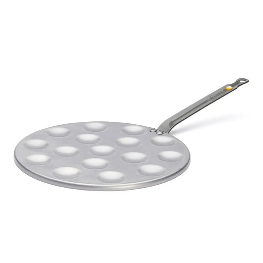 de Buyer Mineral B poffertjespande i kulstofstål Ø27 cm med 16 forme på Ø4 cm, bivoksfinish og fastnittet hank til poffertjes og mini-blinis