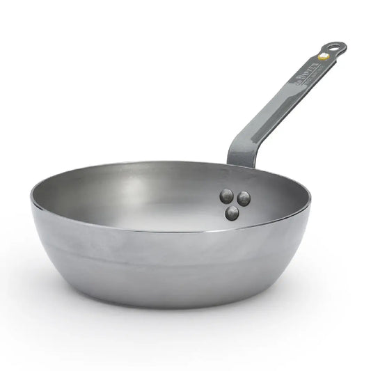 de Buyer Mineral B sauterpande i kulstofstål Ø24 cm, dyb pande med høj kant, bivoksfinish, fransk buet hank og induktionsbund til sautering