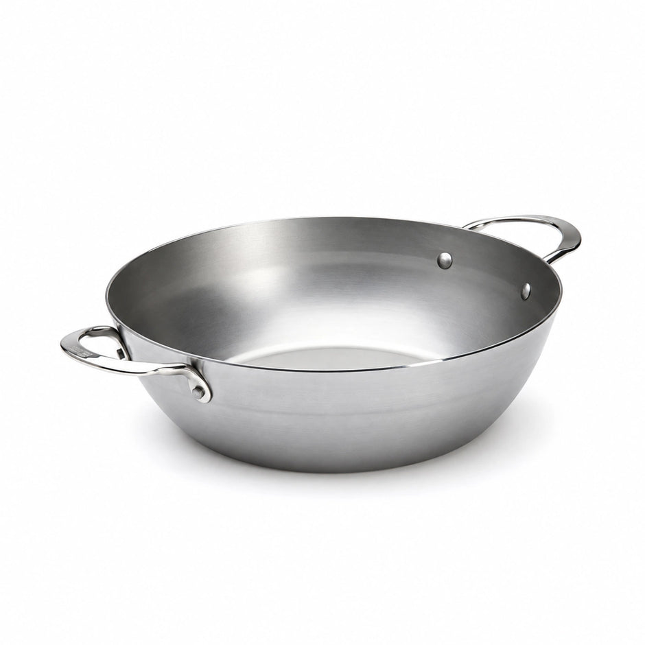 de Buyer Mineral B sauterpande i kulstofstål med 2 håndtag og diameter på 32 cm.