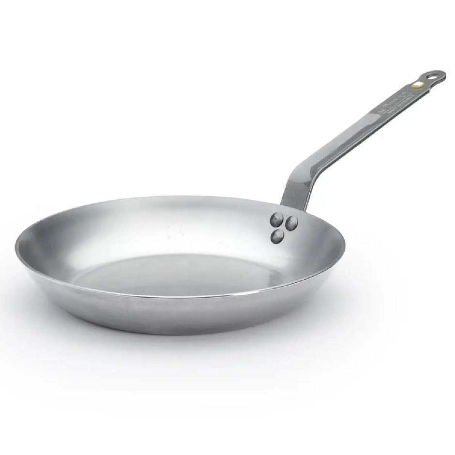 de Buyer Mineral B stegepande i kulstofstål Ø28 cm med bivoksfinish, lyonnaise-form og induktionsbund til bruning og høj varme