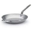 de Buyer Mineral B stegepande i kulstofstål Ø32 cm med bivoksfinish, lyonnaise-form, hjælpehank og induktionsbund til bruning og høj varme