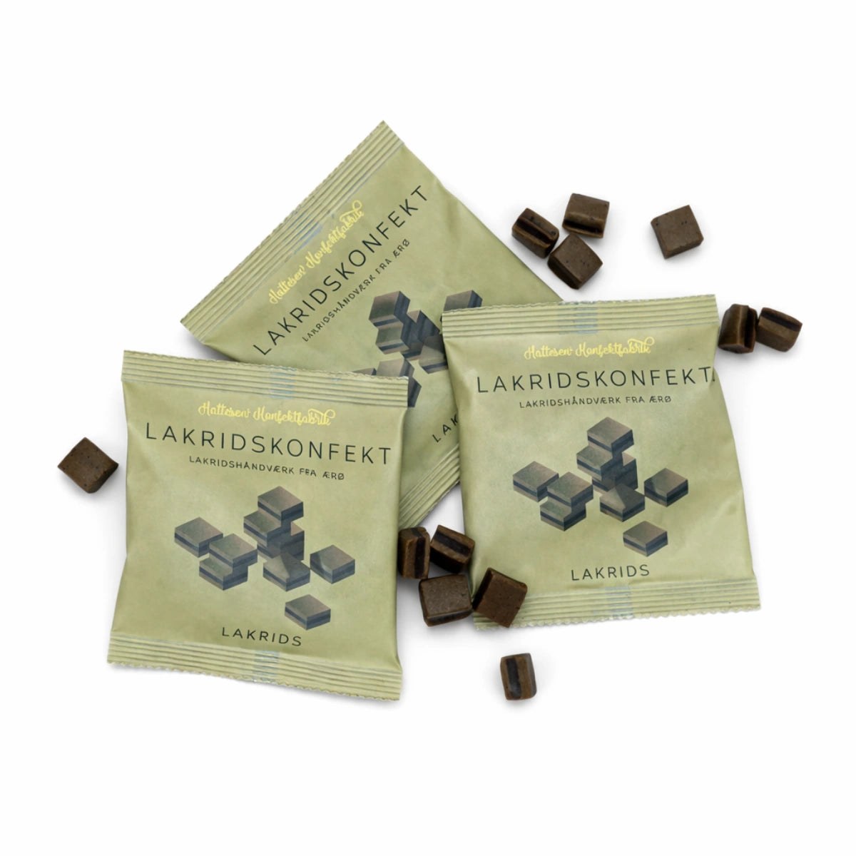 Tre åbne poser Hattesens Konfektfabrik Pose: Lakrids 32 g – små glutenfri og veganske konfektstykker med rå lakrids og salmiak, lakridshåndværk fra Ærø med intens, dyb smag og anisnoter