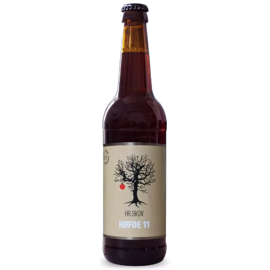 Flaske med Hr. Skov Høfde 11 øl – ufiltreret hvedeøl (weissbier) med danske vilde sorte klitrosehyben, brygget på byg og hvede, 50 cl og 5% alkohol, frisk og sprød øl til fisk og skaldyr