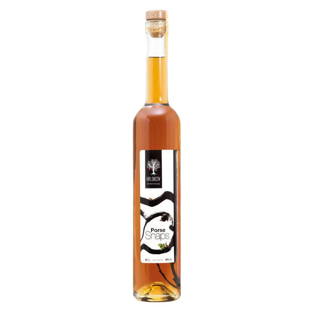 Flaske med Hr. Skov Porse snaps – klassisk krydret snaps med porse, 50 cl og 38% alkohol, velegnet til frokostbord, sild og fiskeretter