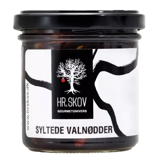 Glas med Hr. Skov syltede valnødder – valnødder (27%) syltet med honning, sukker, balsamico og valnød snaps, 160 g, perfekt til ostebord, tapas og desserter
