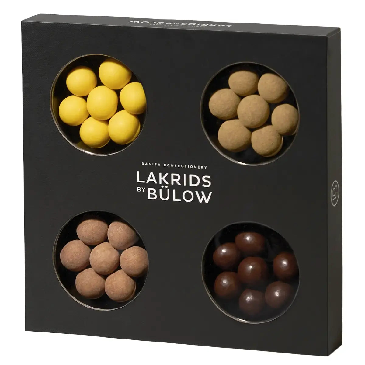 Lakrids by Bülow Small Selection Box 175 g – gaveæske med chokoladeovertrukket lakrids i fire varianter: The Original, Passion Fruit, Salt & Caramel og Dark & Sea Salt, glutenfri og lavet med rismel