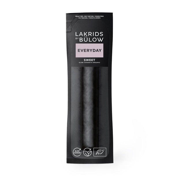 Lakrids by Bülow SWEET SLOW CRAFTED STICK 30 g med økologisk sød lakrids, rålakrids, melasse og blød karamelagtig tekstur
